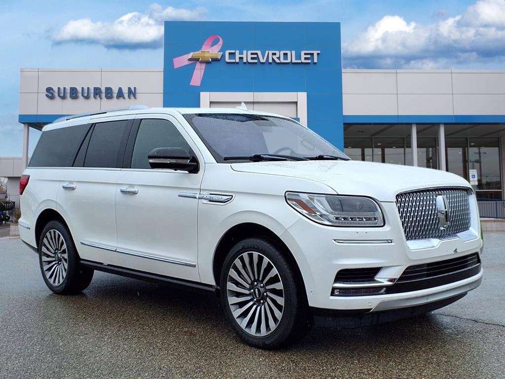 Used 2019 Lincoln Navigator Reserve AWD/4WD image 3