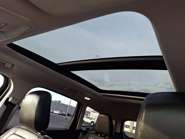 Used 2019 Ford Escape SEL image 16