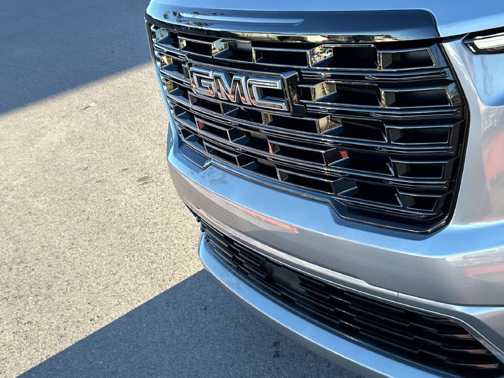 Used 2025 GMC Acadia Denali FWD image 31