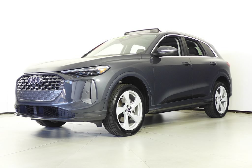 Used 2025 Audi Q5 Premium Plus w/ Premium Plus AWD/4WD image 2