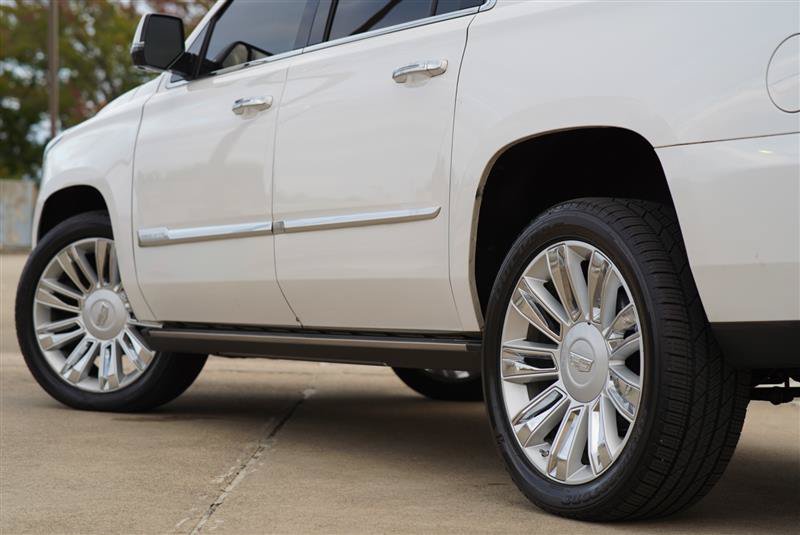 Used 2018 Cadillac Escalade ESV Platinum AWD/4WD image 21