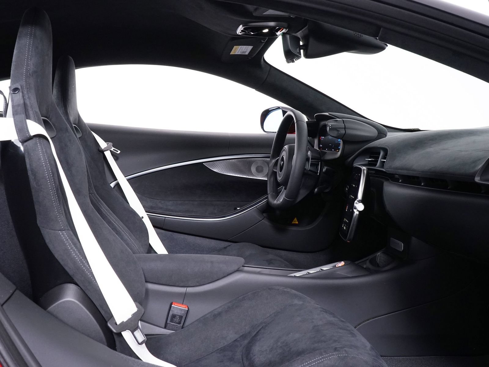 New 2026 McLaren Artura RWD image 29