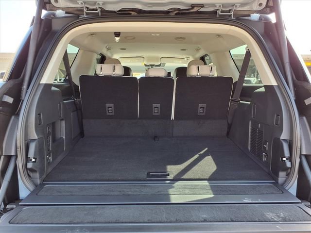 New 2026 Lincoln Navigator L Premier image 16