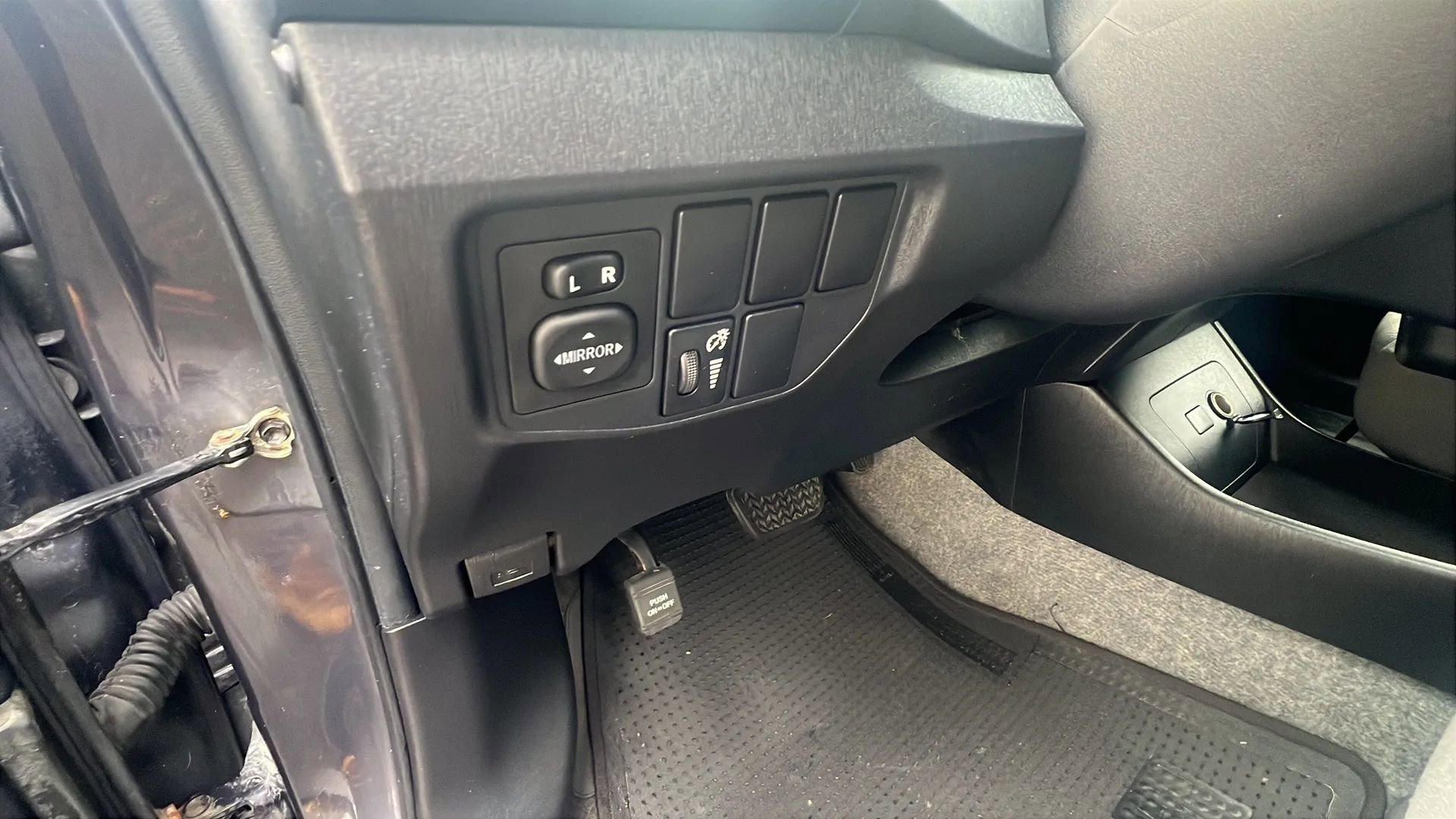 Used 2014 Toyota Prius One image 23