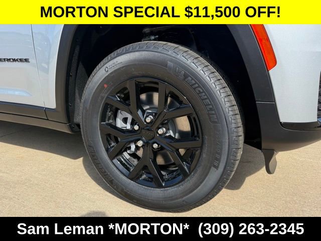 New 2025 Jeep Grand Cherokee L Altitude image 4