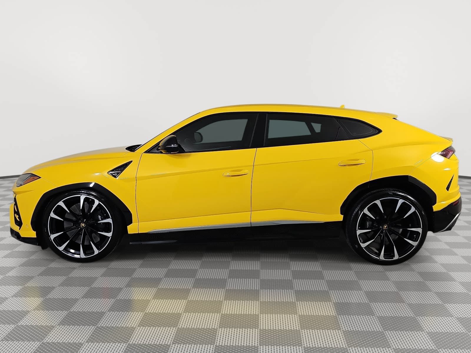 Used 2020 Lamborghini Urus AWD/4WD image 5