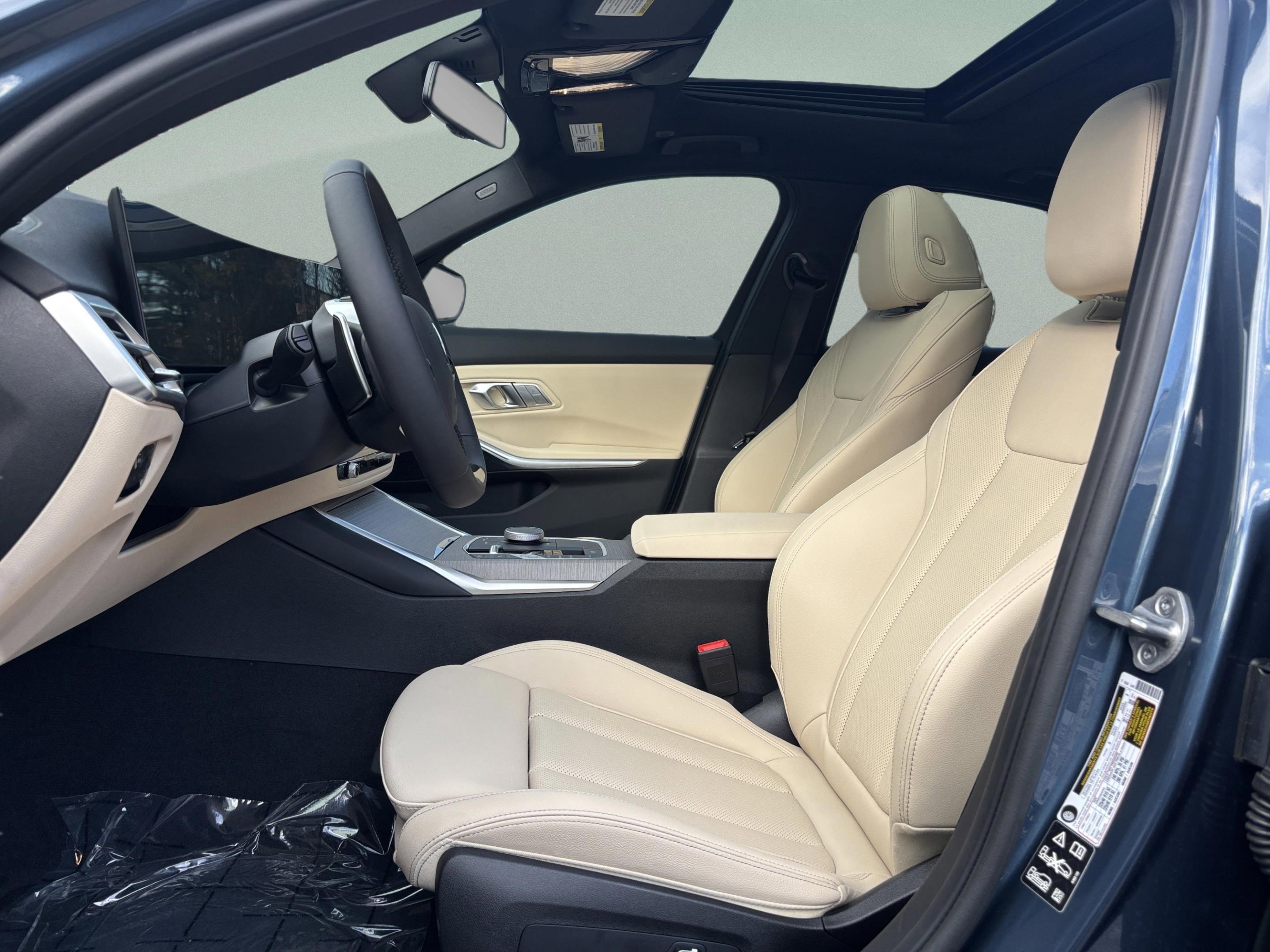 Used 2026 BMW 330i xDrive Sedan w/ Convenience Package image 18