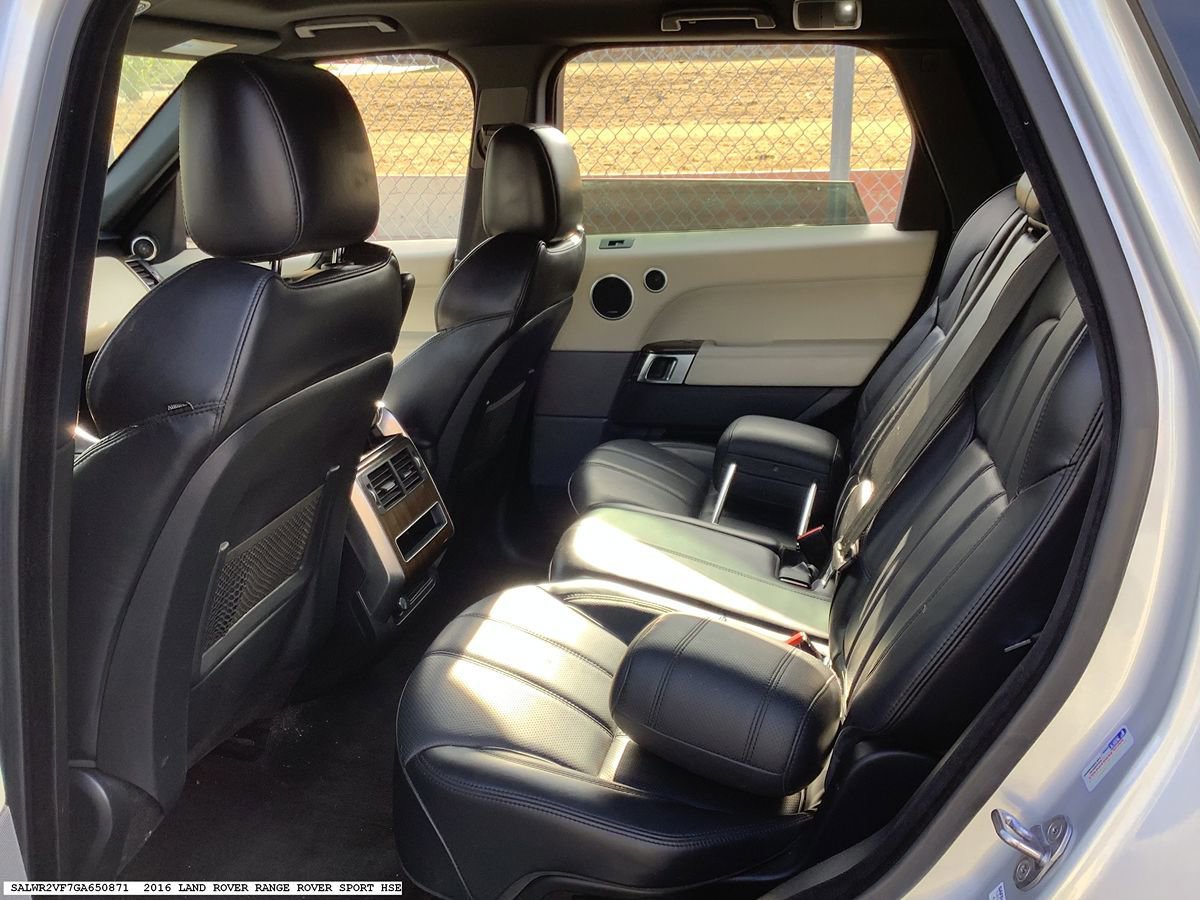 Used 2016 Land Rover Range Rover Sport HSE AWD/4WD image 9