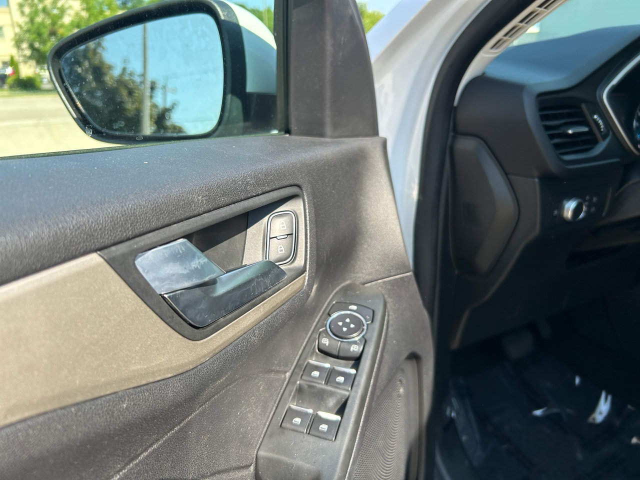 Used 2021 Ford Escape SE w/ Cold Weather Package image 10