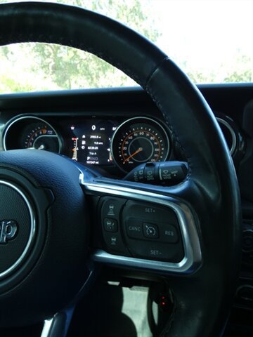 Used 2020 Jeep Wrangler Unlimited Sahara AWD/4WD image 25