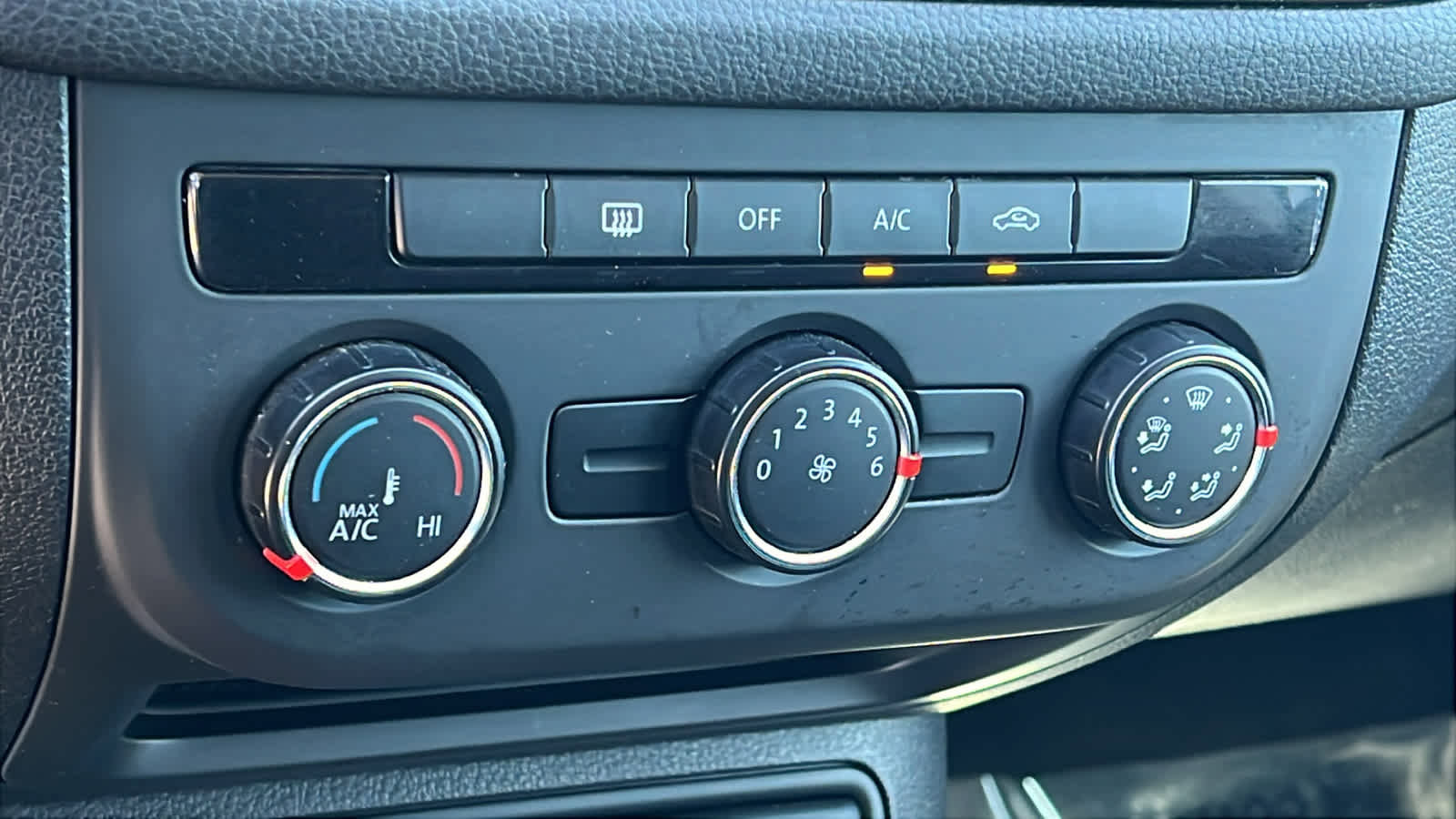 Used 2013 Volkswagen Tiguan S AWD/4WD image 14