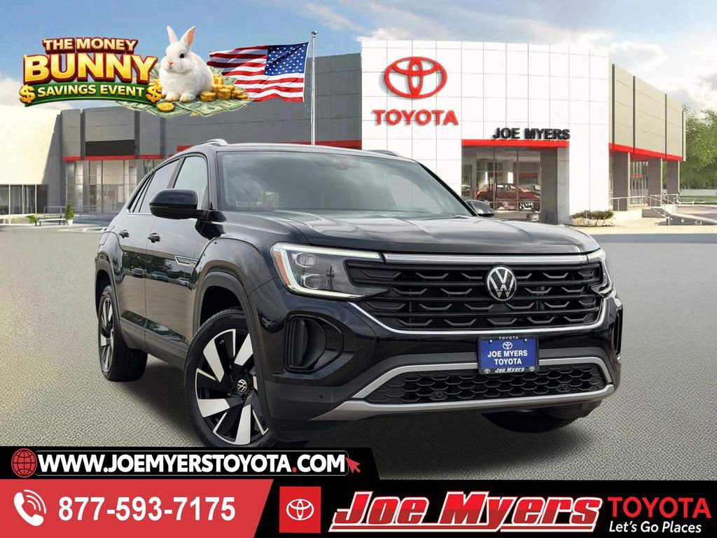 Used 2024 Volkswagen Atlas Cross Sport SE FWD image 1