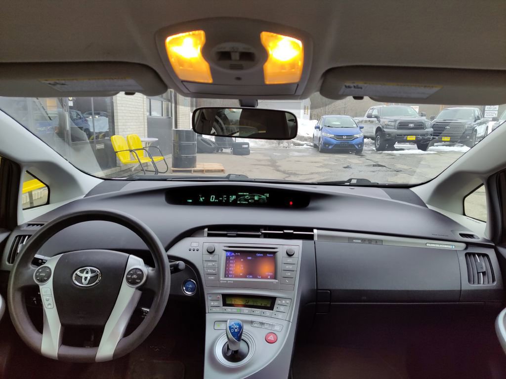 Used 2014 Toyota Prius Prime Plug-In Hybrid image 17