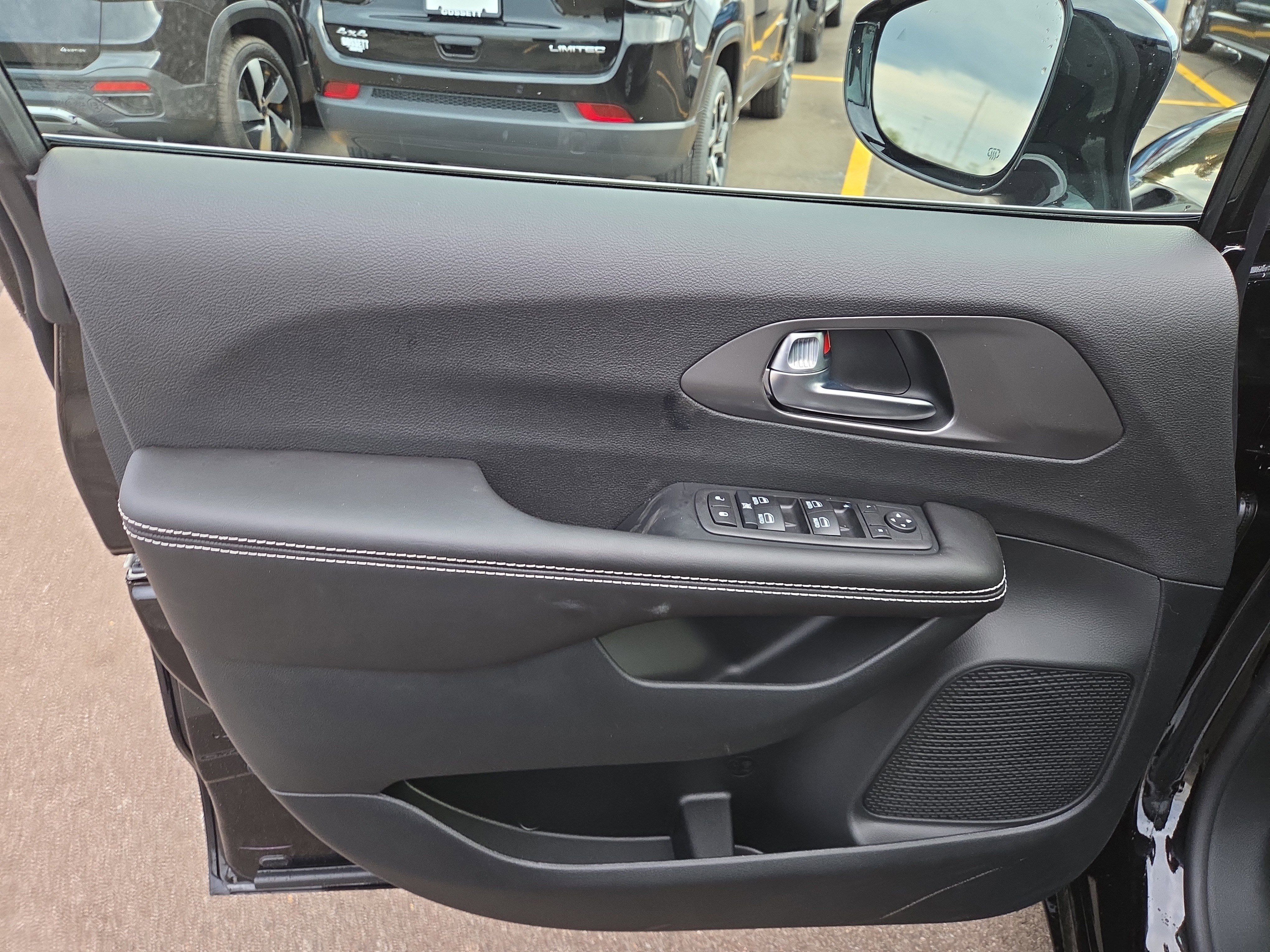 New 2026 Chrysler Voyager LX FWD image 5