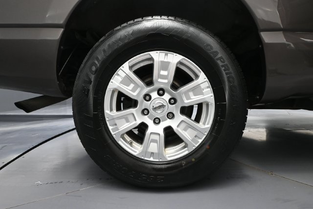 Used 2018 Nissan Titan SV AWD/4WD image 11