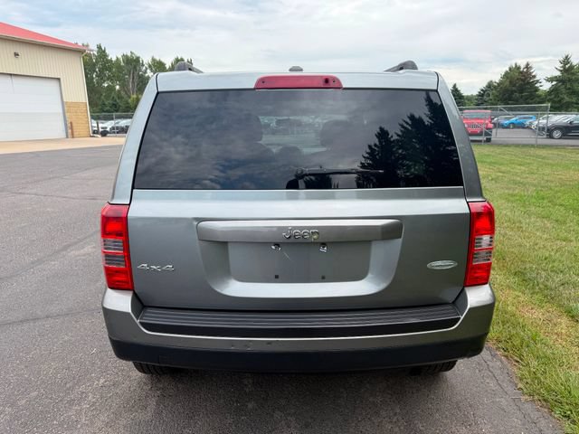 Used 2014 Jeep Patriot Latitude w/ Sun/Sound Group AWD/4WD image 2
