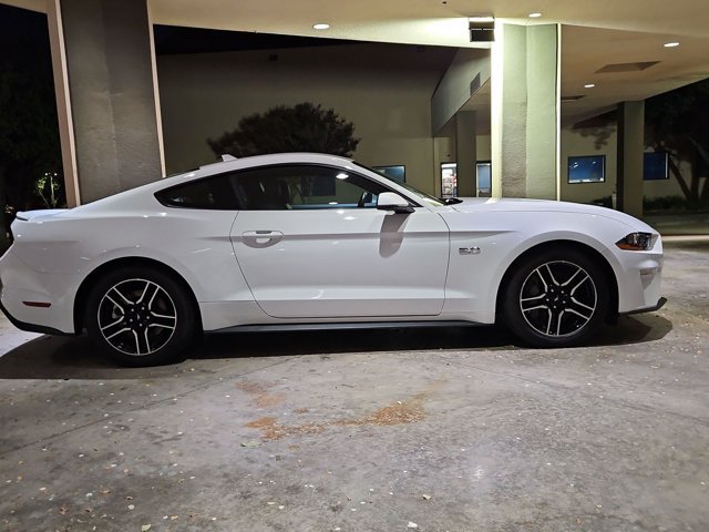 Used 2022 Ford Mustang GT Premium w/ Equipment Group 401A RWD image 4