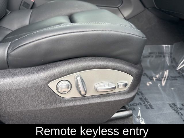 Used 2024 Porsche Macan Base image 7