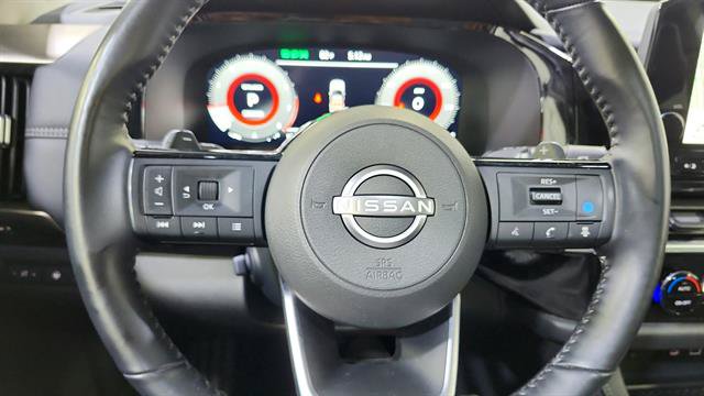 Certified 2025 Nissan Pathfinder Platinum w/ Cargo Package FWD image 15