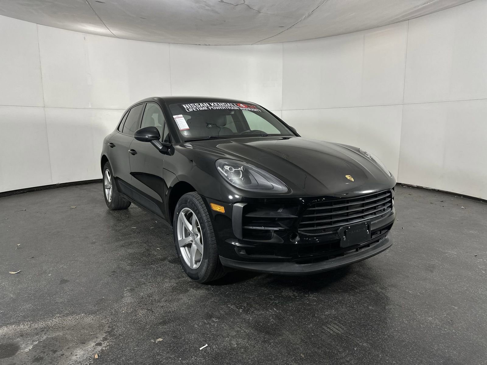 Used 2020 Porsche Macan AWD/4WD image 2