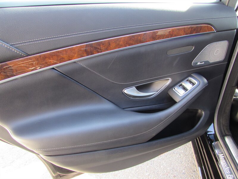 Used 2015 Mercedes-Benz S 550 Sedan image 22