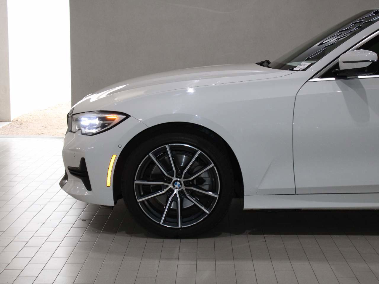 Used 2019 BMW 330i Sedan w/ Convenience Package image 4