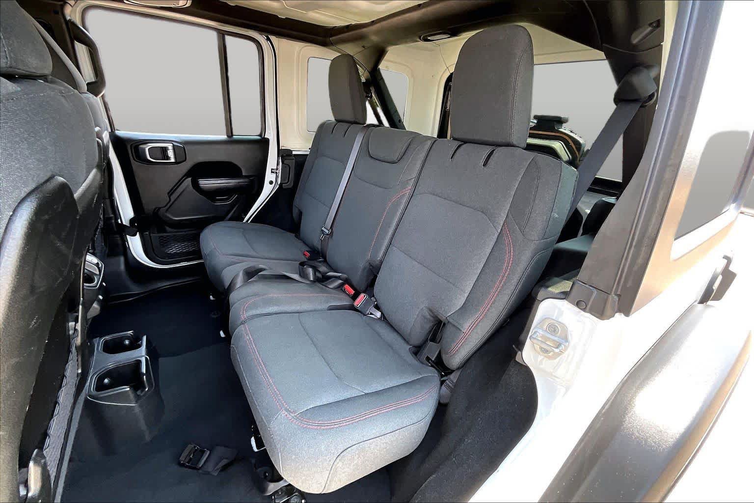 Used 2024 Jeep Wrangler Unlimited Rubicon AWD/4WD image 19