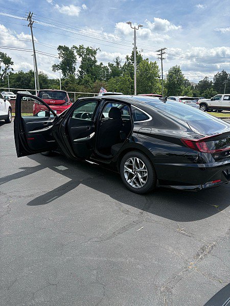 Used 2023 Hyundai Sonata SEL FWD image 9