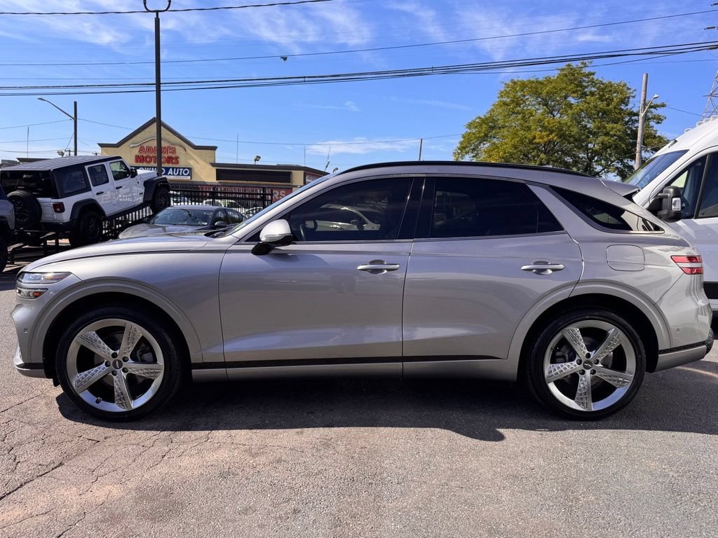 Used 2022 Genesis GV70 2.5T w/ Sport Prestige Package AWD/4WD image 4