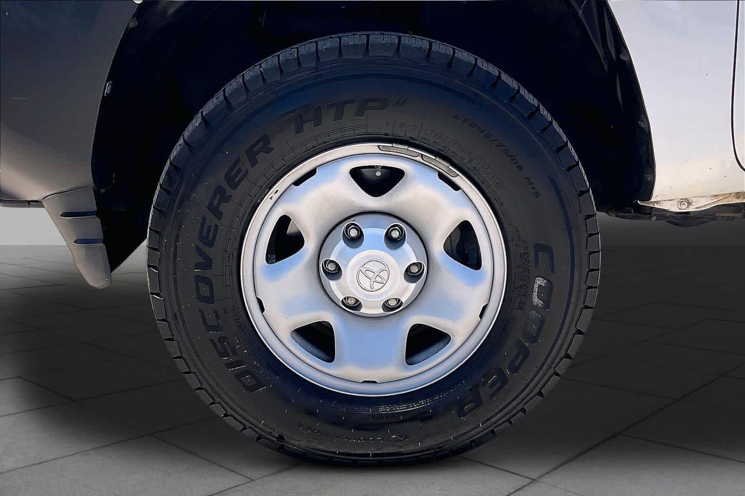 Used 2022 Toyota Tacoma SR RWD image 11