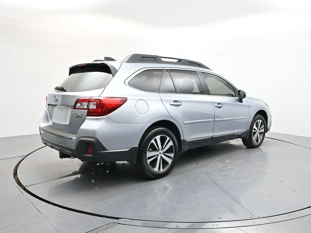 Used 2018 Subaru Outback 2.5i Limited image 7