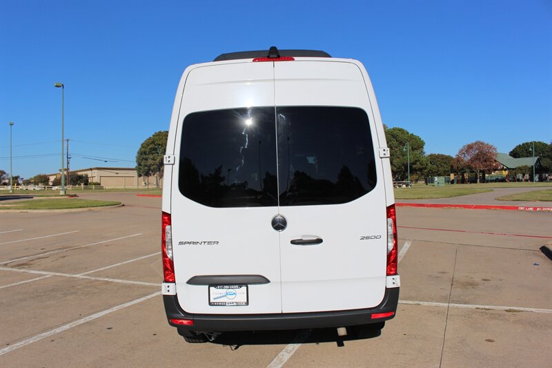 Used 2024 Mercedes-Benz Sprinter 2500 image 4