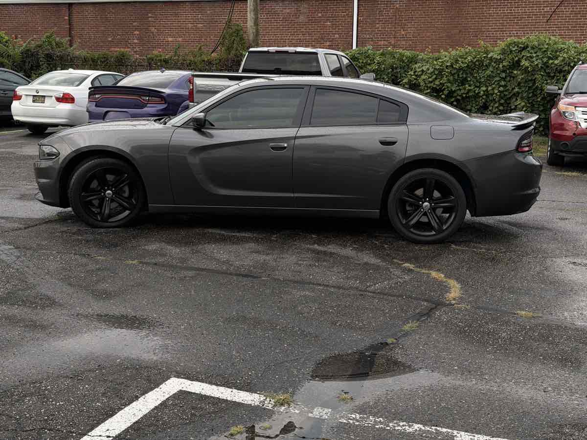Used 2018 Dodge Charger R/T RWD image 8