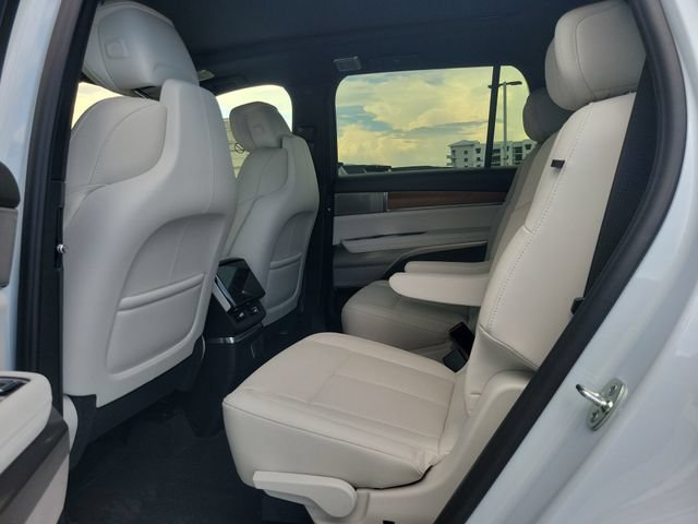 New 2027 Cadillac Vistiq Sport AWD/4WD image 12