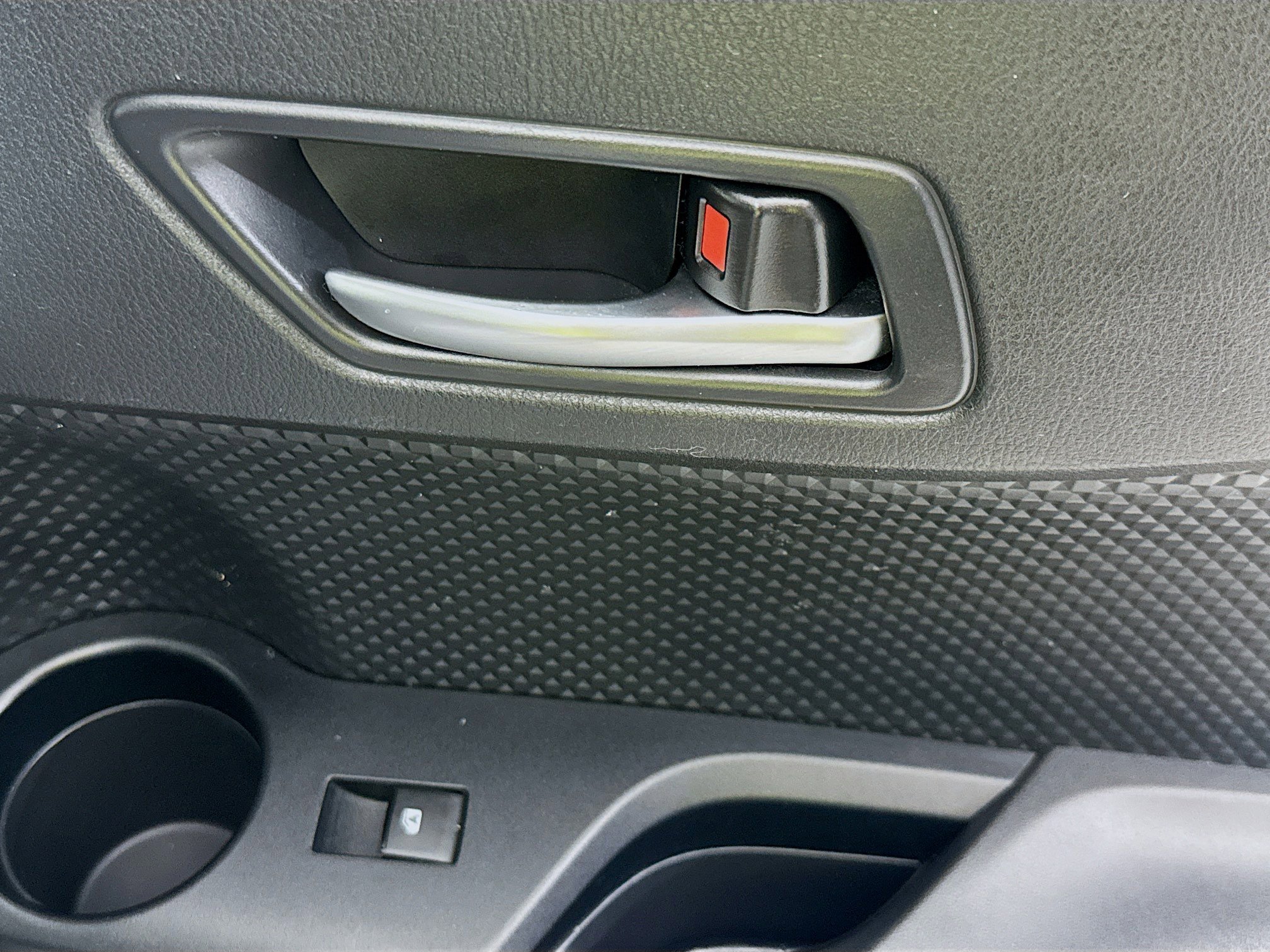 Used 2019 Toyota C-HR LE FWD image 29