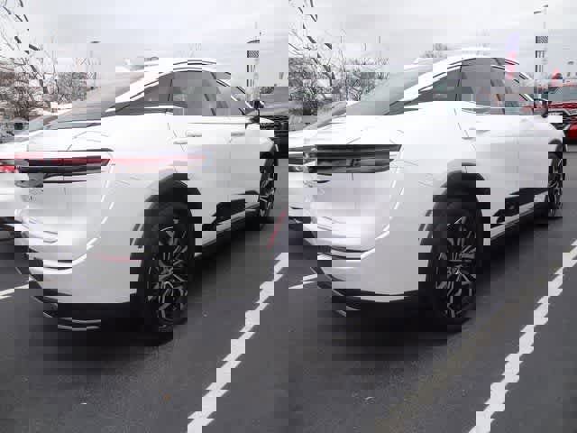 Used 2025 Toyota Crown XLE image 5