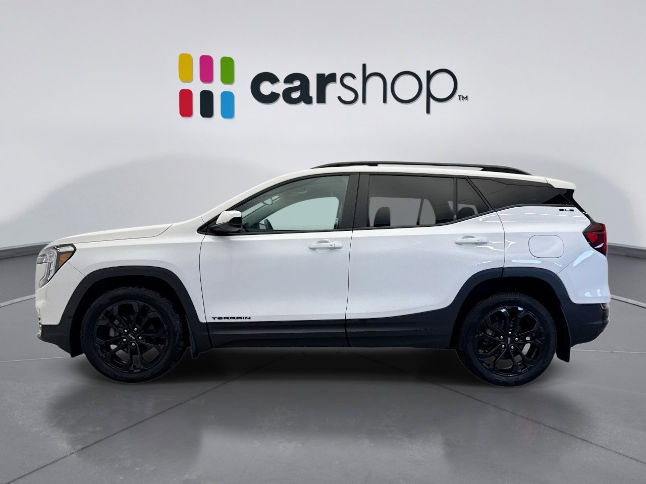 Used 2022 GMC Terrain SLE w/ Driver Convenience Package image 2