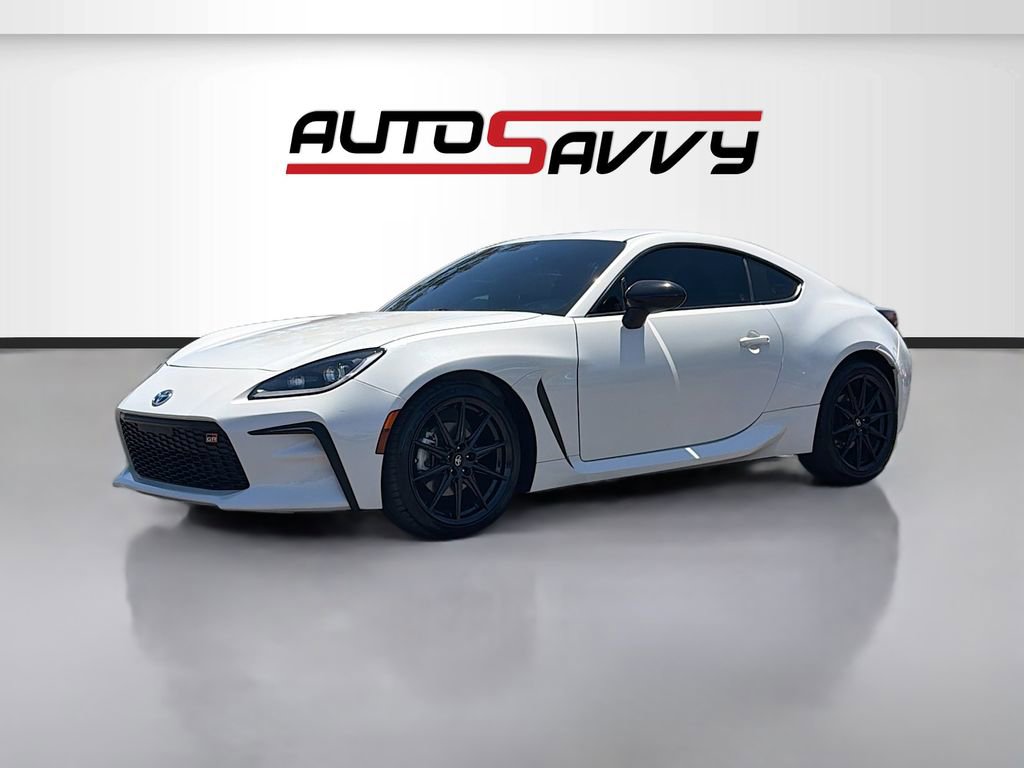 Used 2024 Toyota GR86 Premium RWD image 3