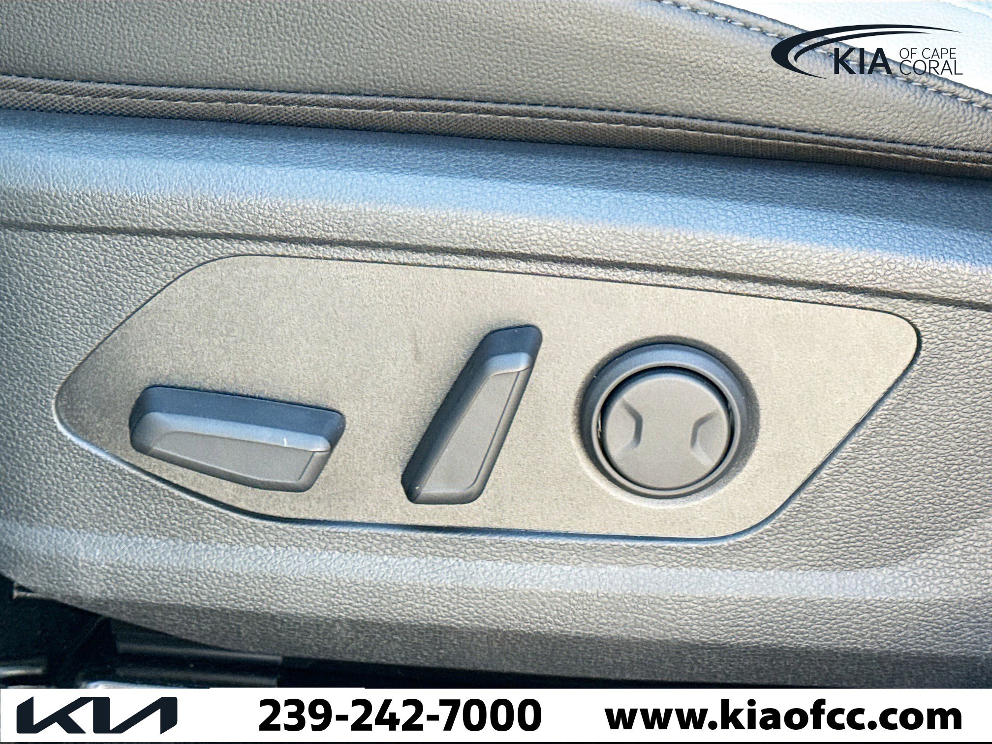 New 2026 Kia Sportage EX w/ EX Panorama Roof Package image 24