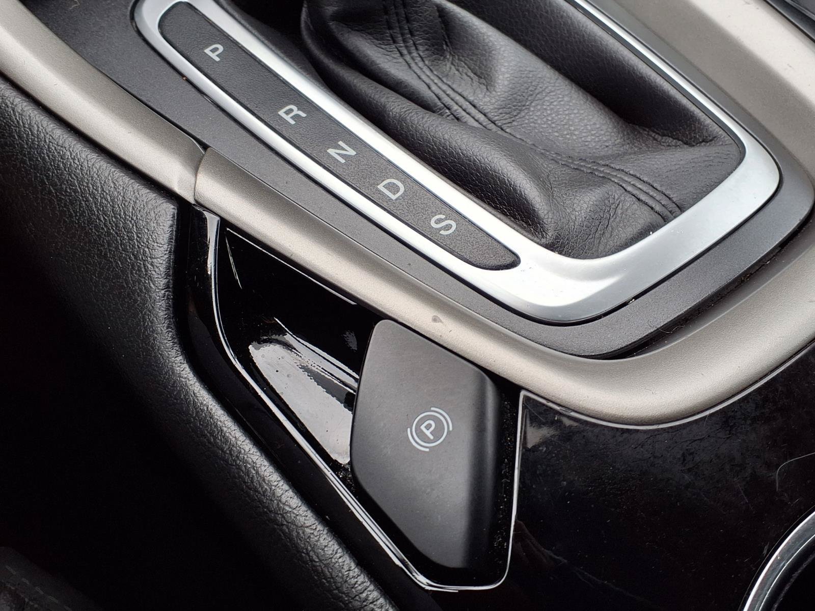 Used 2014 Ford Fusion SE w/ Equipment Group 202A FWD image 23