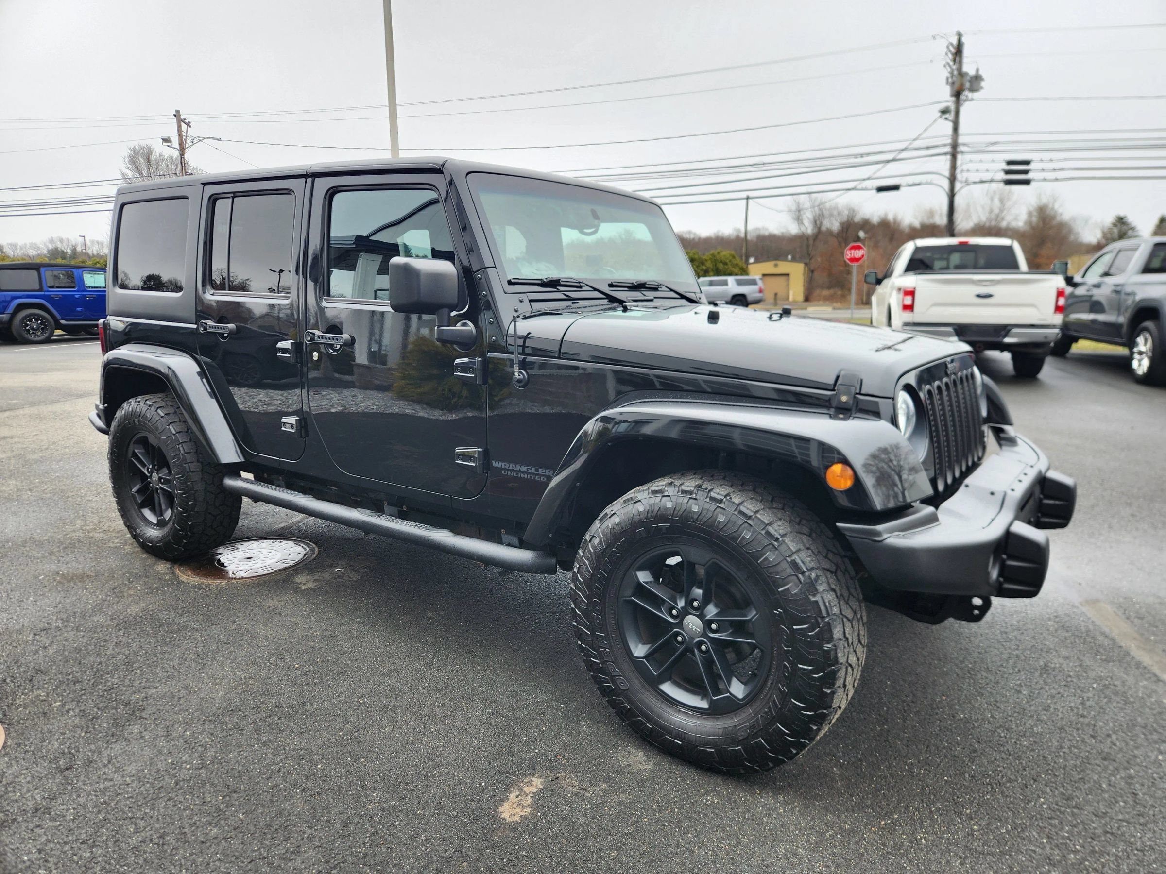 Used 2017 Jeep Wrangler Unlimited Sahara AWD/4WD image 26