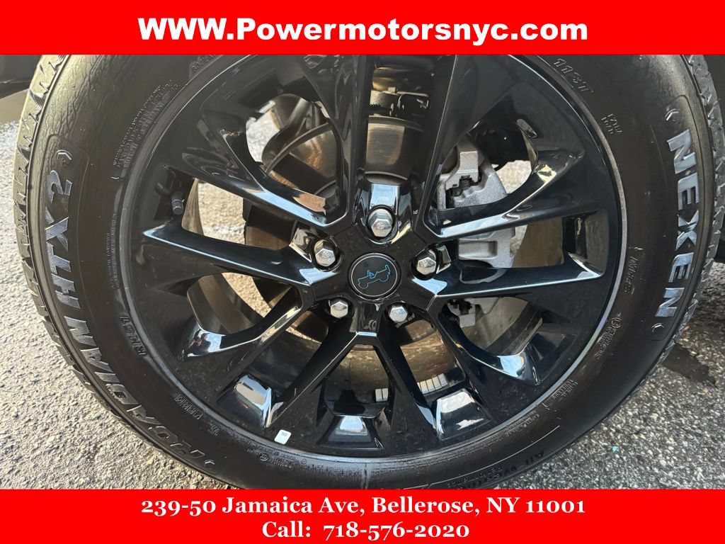 Used 2025 Jeep Wrangler Unlimited Sahara w/ Safety Group AWD/4WD image 16