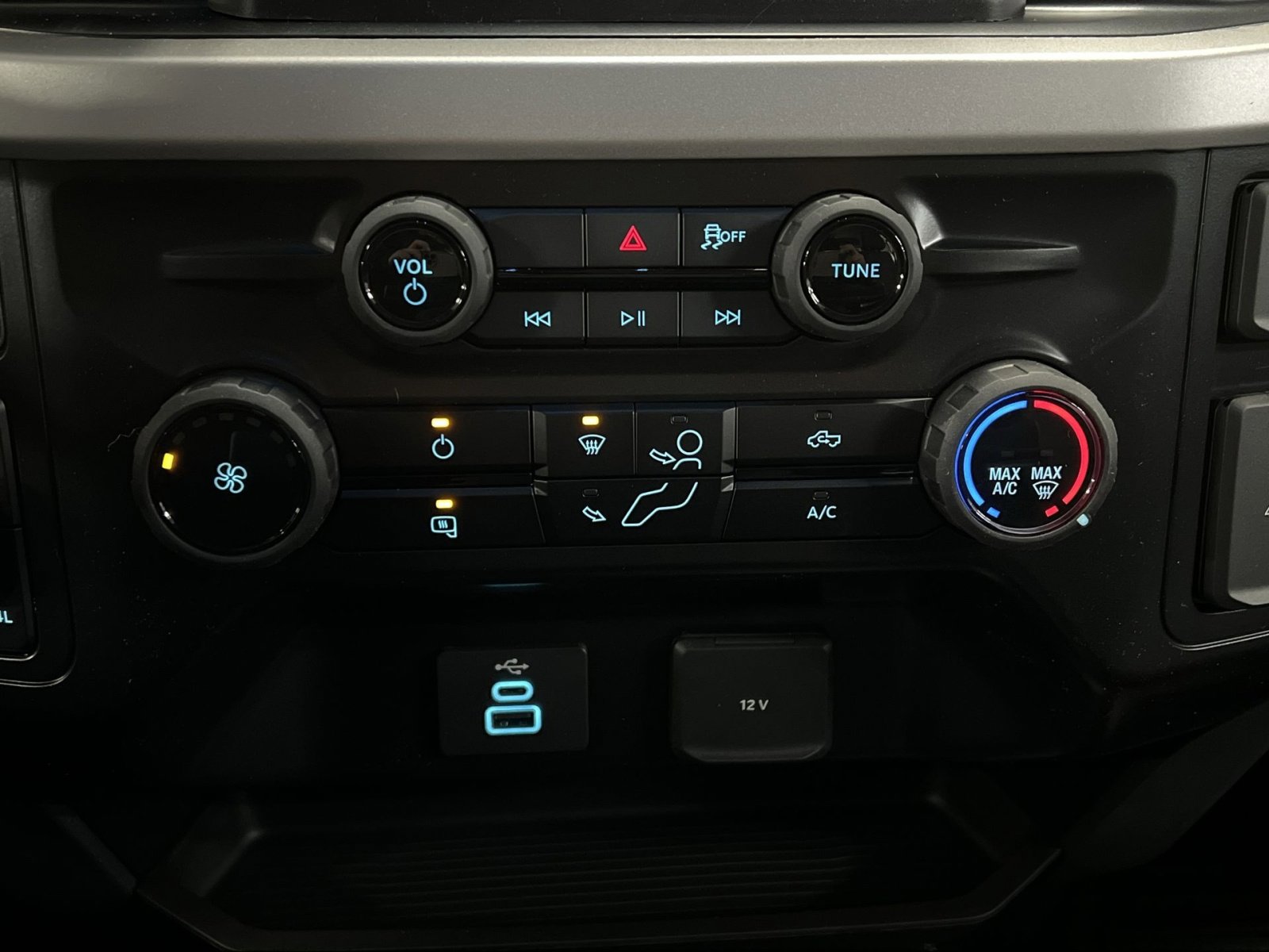 New 2026 Ford F250 XL w/ XL Chrome Package image 20