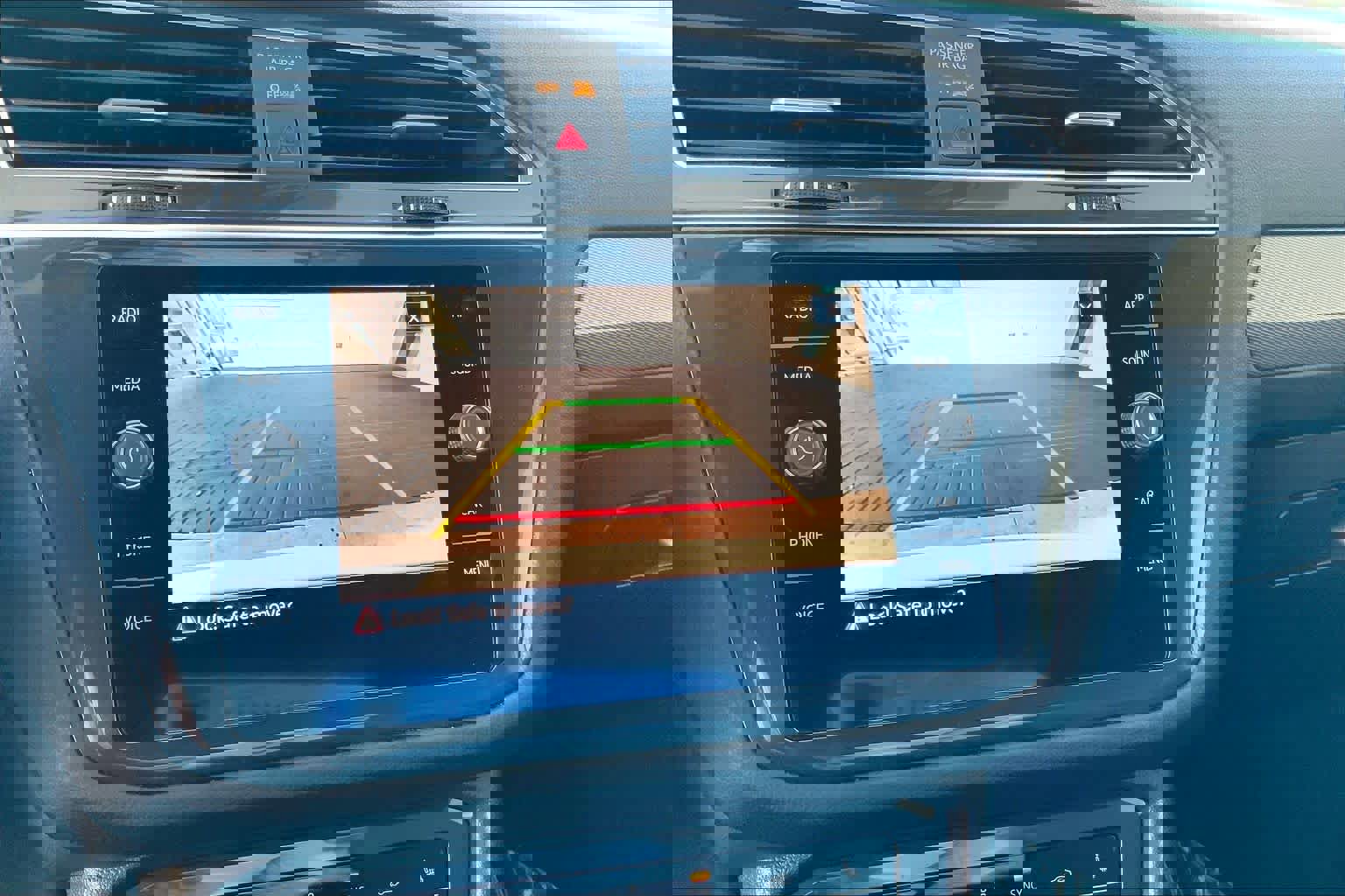 Used 2022 Volkswagen Tiguan SE image 29