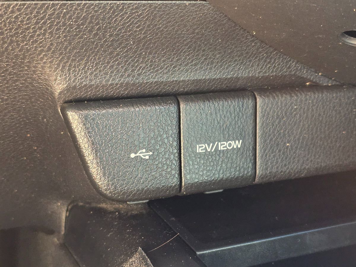 Used 2020 Toyota Camry SE w/ Convenience Package image 33