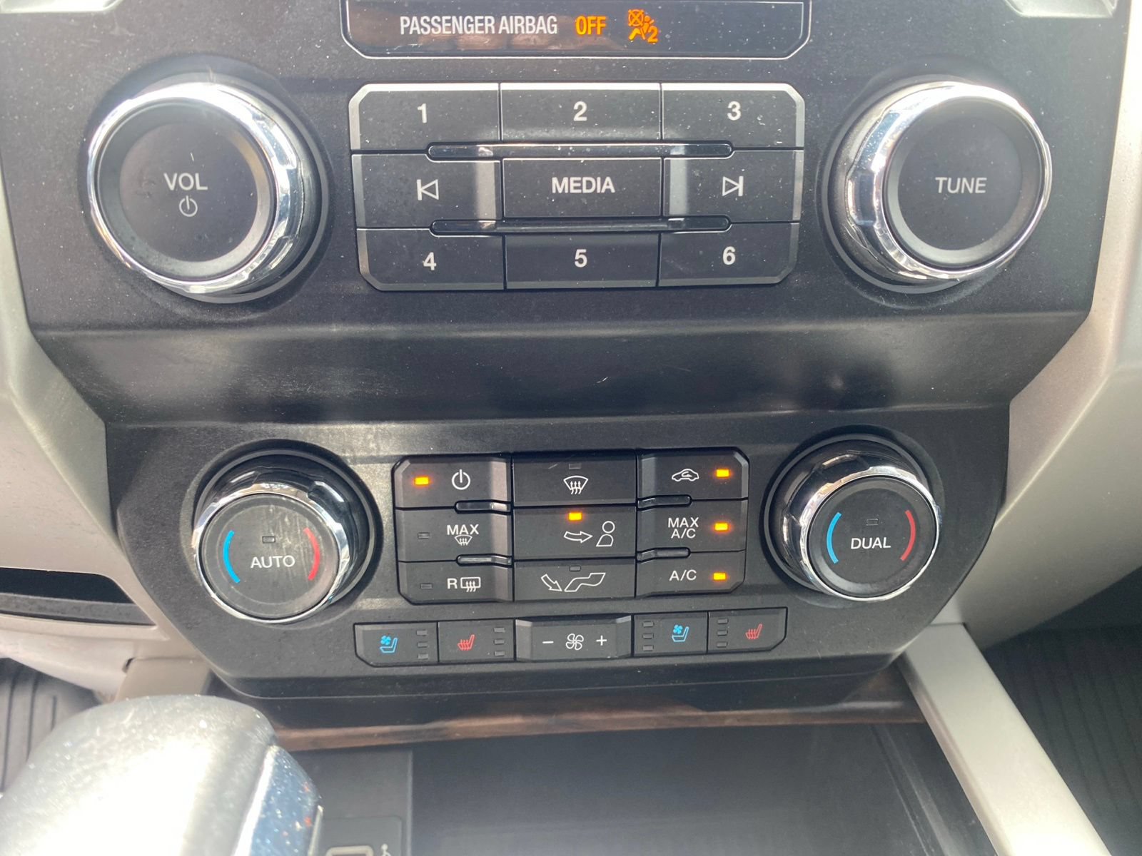 Used 2020 Ford F150 Lariat RWD image 19