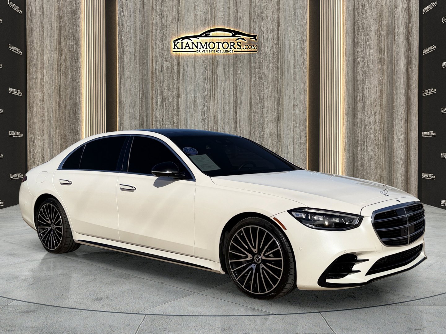 Used 2022 Mercedes-Benz S 500 S 500 w/ AMG Line Package image 1