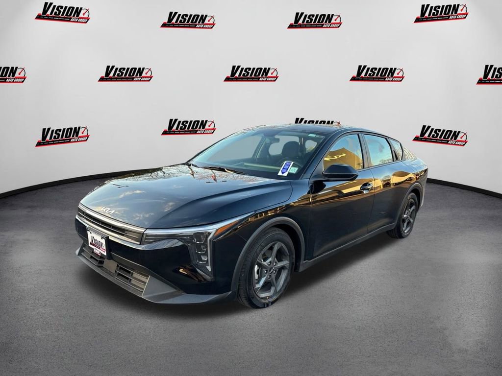 Certified 2025 Kia K4 LXS image 1