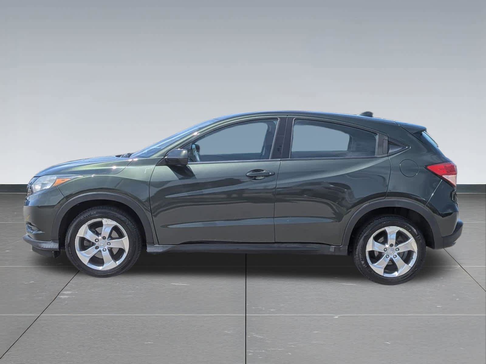Used 2017 Honda HR-V LX image 2
