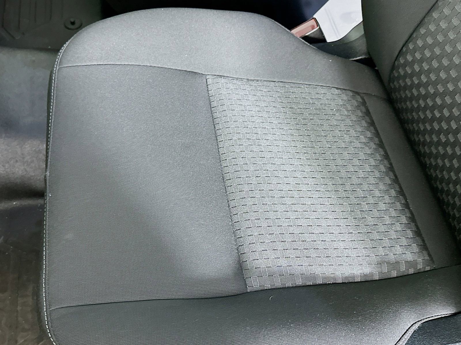 Used 2023 Ford E-Transit Medium Roof image 19